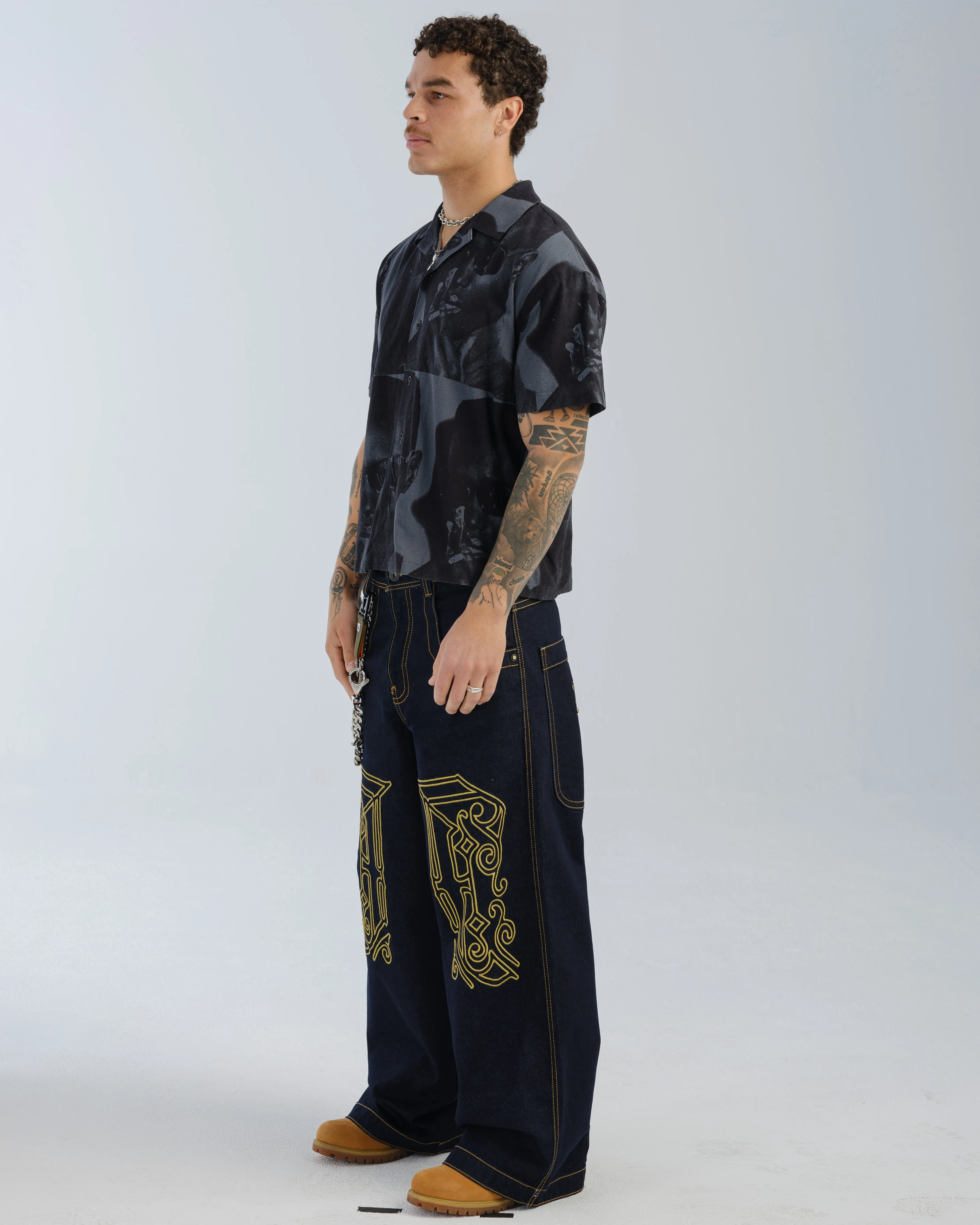 1101 Royal Twin. 26. Dark Indigo.