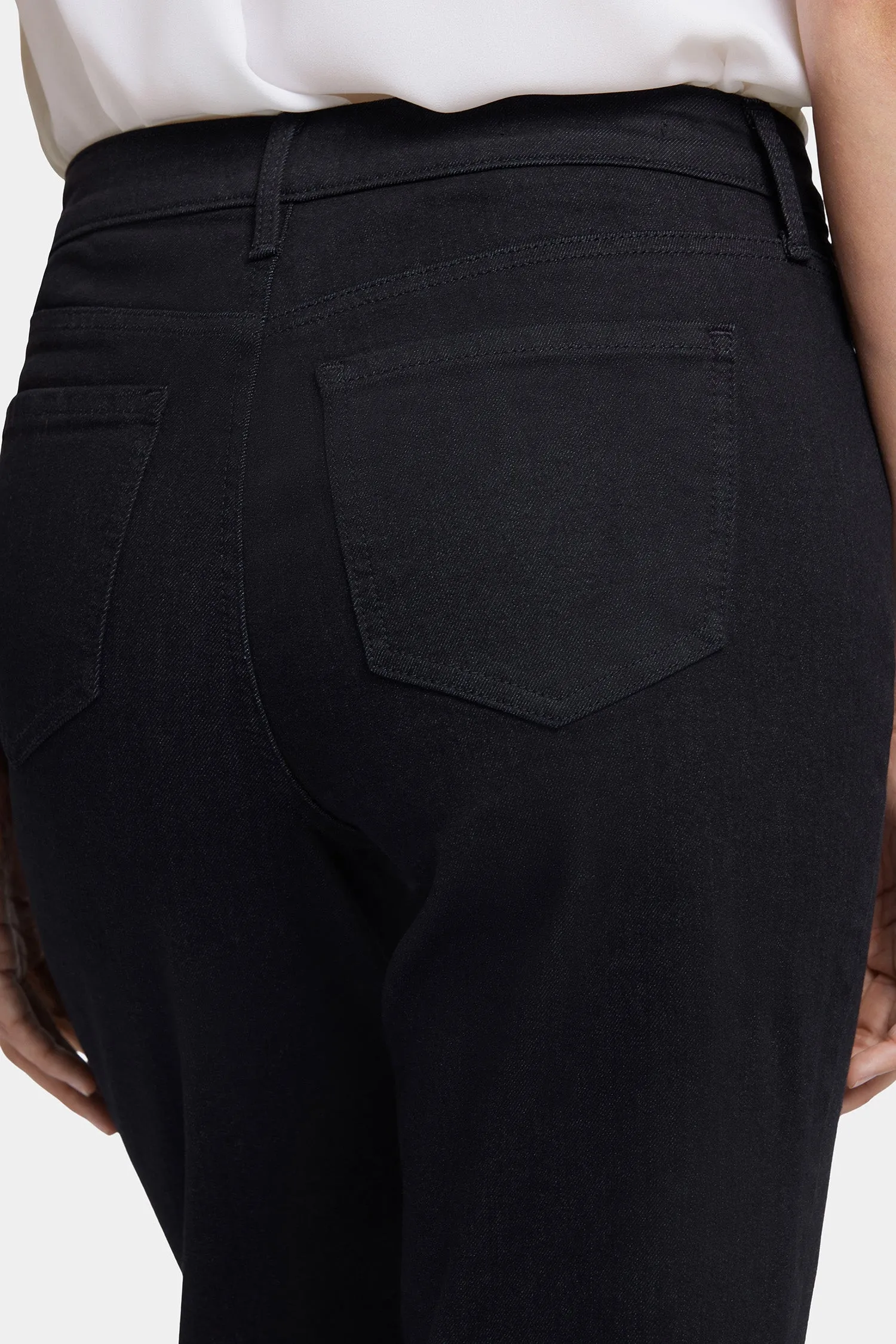 Bailey Relaxed Straight Ankle Jeans In Petite - Black