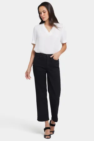 Bailey Relaxed Straight Ankle Jeans In Petite - Black
