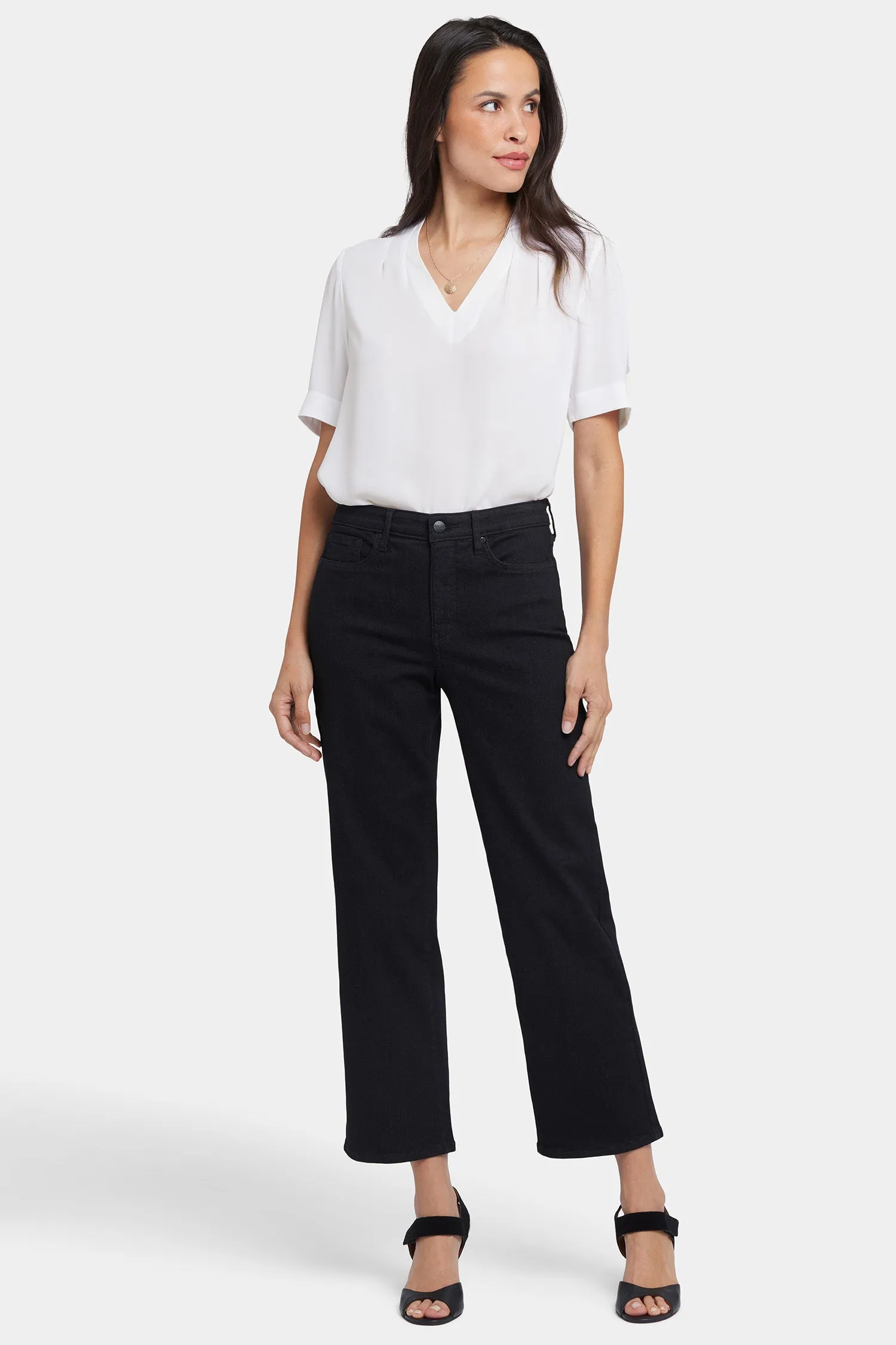 Bailey Relaxed Straight Ankle Jeans In Petite - Black