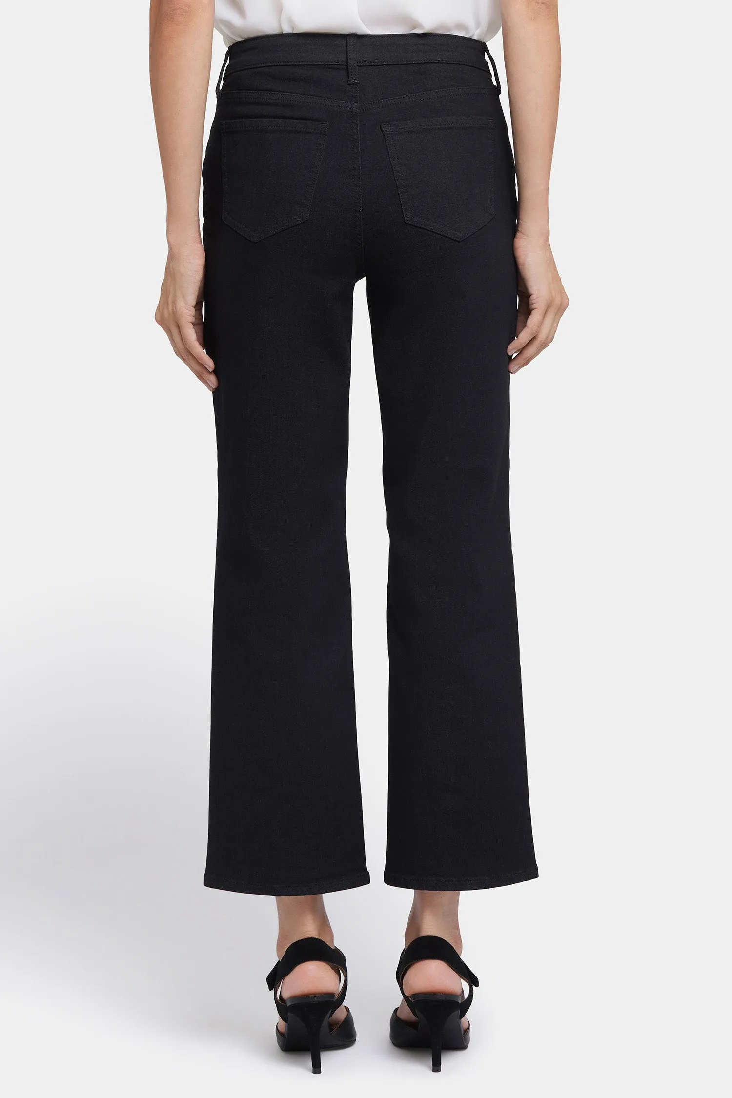 Bailey Relaxed Straight Ankle Jeans In Petite - Black