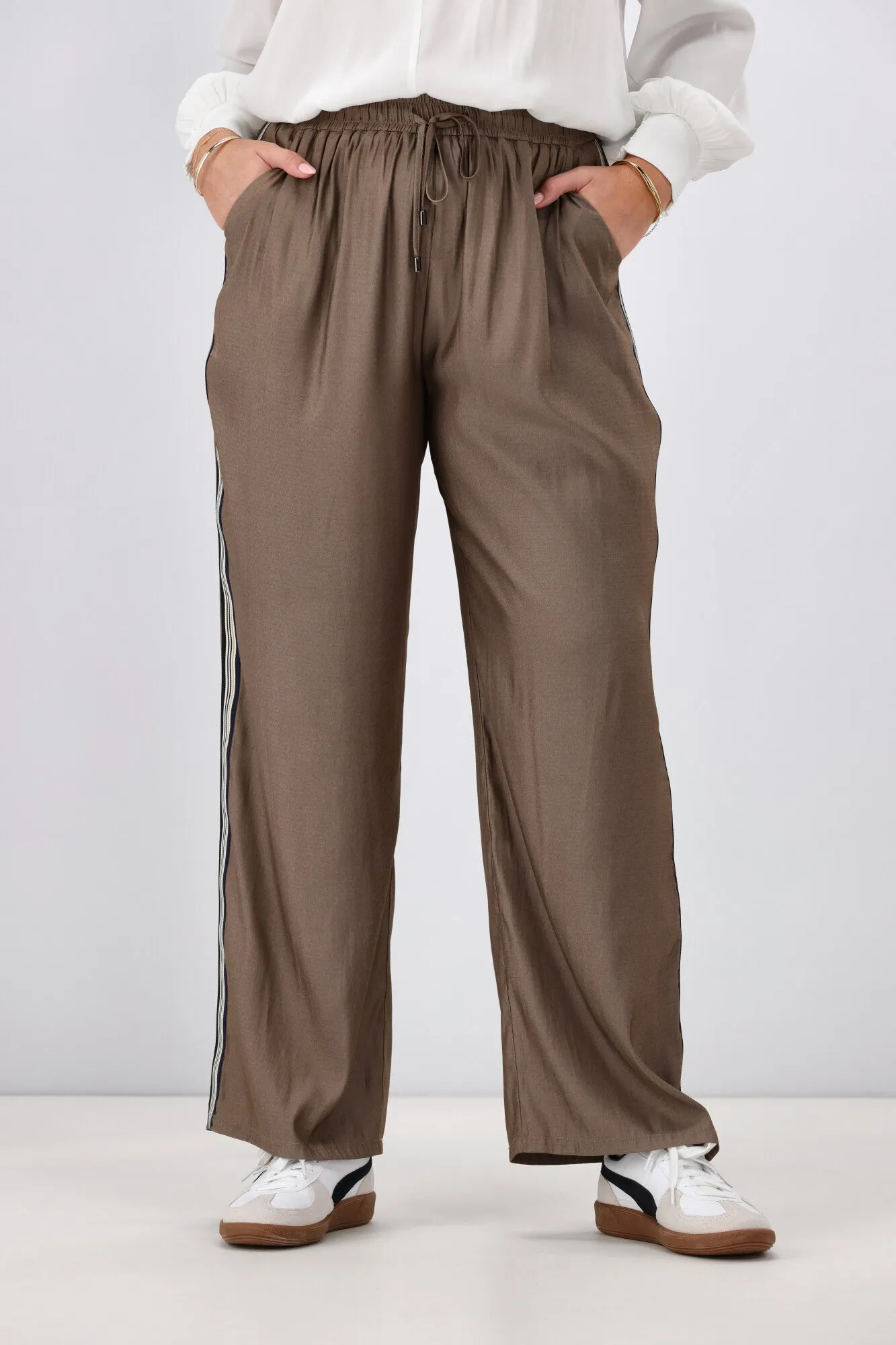 Gloss the Label Taylor Side Taped Wide Leg Pants Espresso