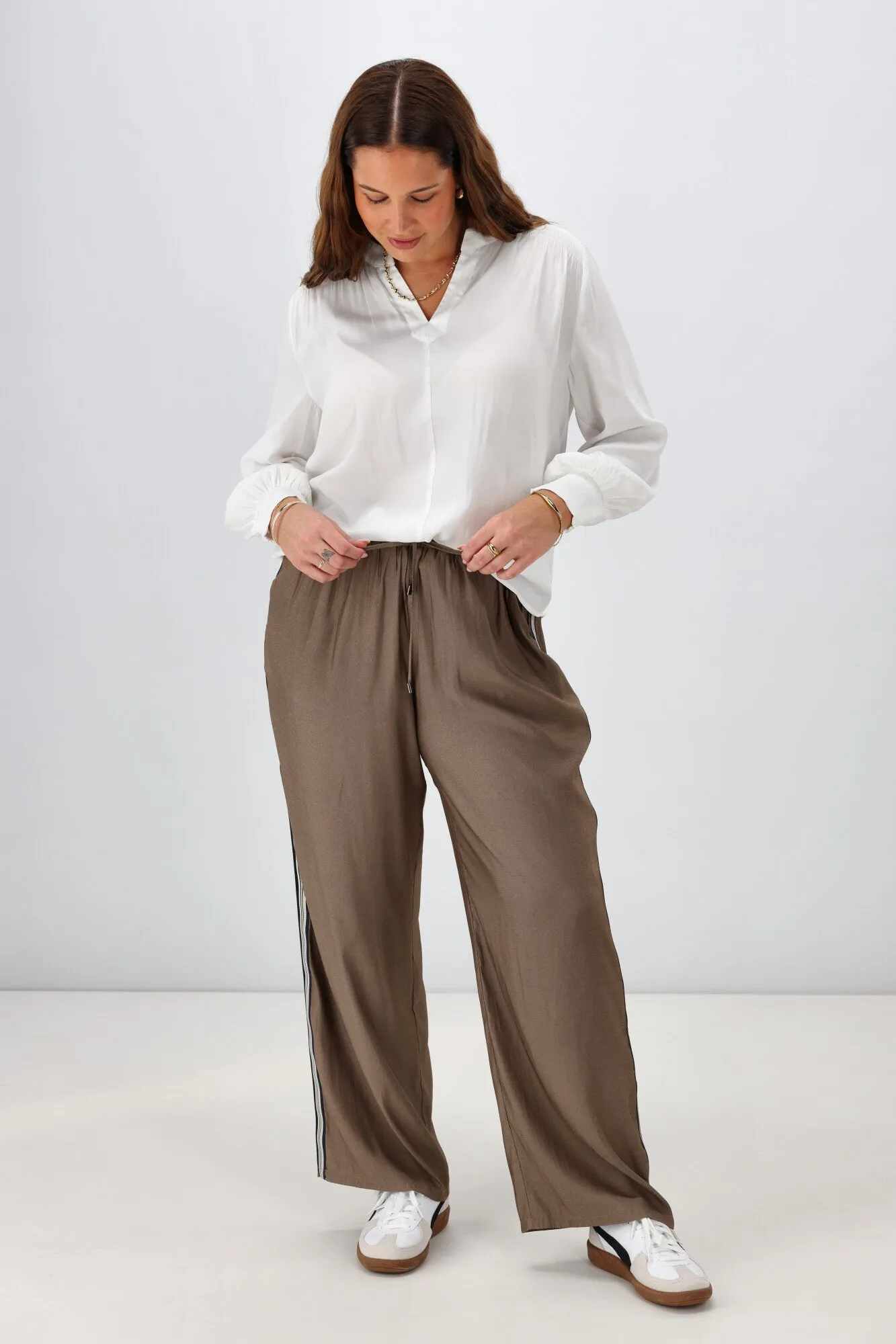 Gloss the Label Taylor Side Taped Wide Leg Pants Espresso