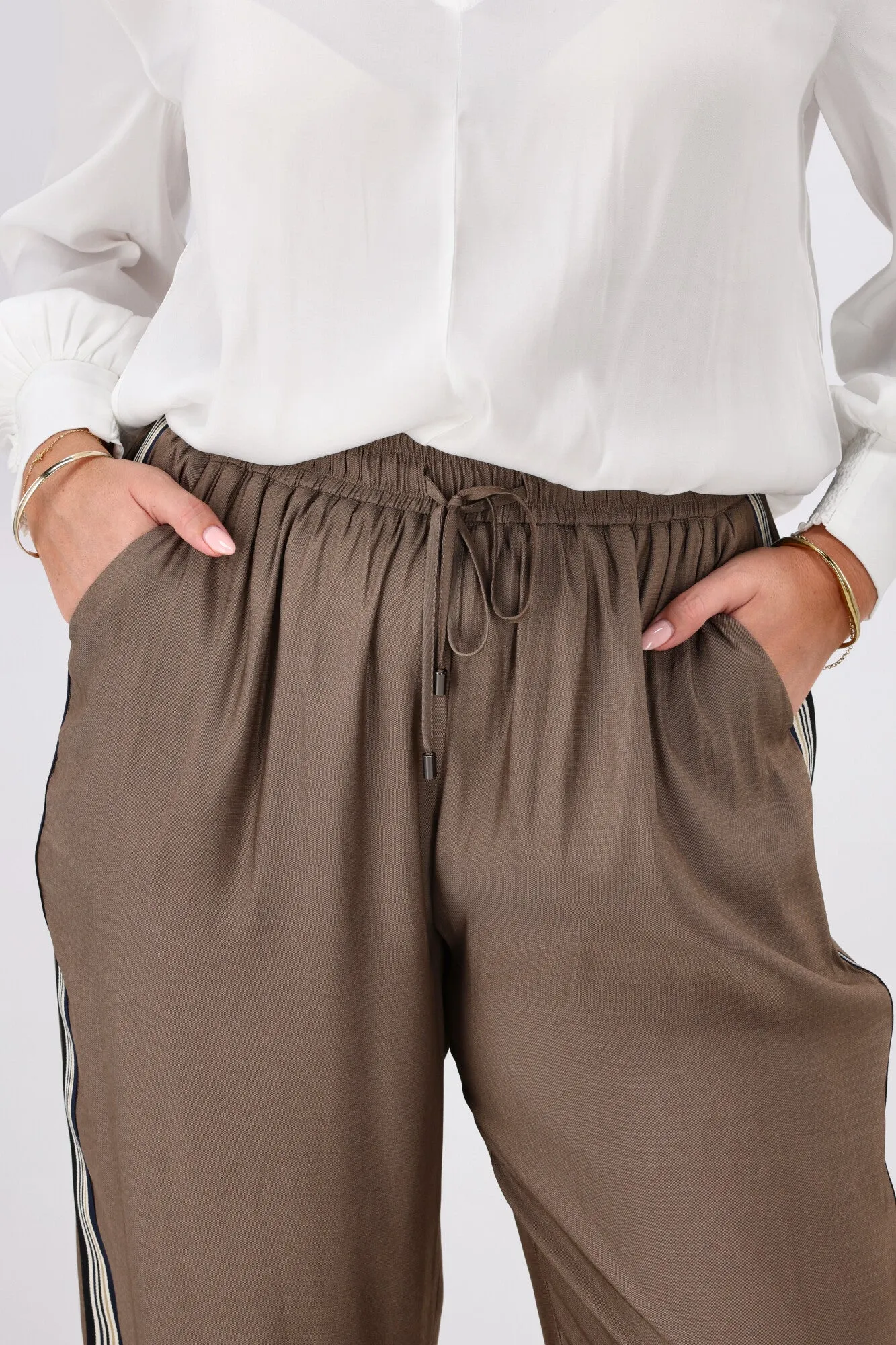 Gloss the Label Taylor Side Taped Wide Leg Pants Espresso