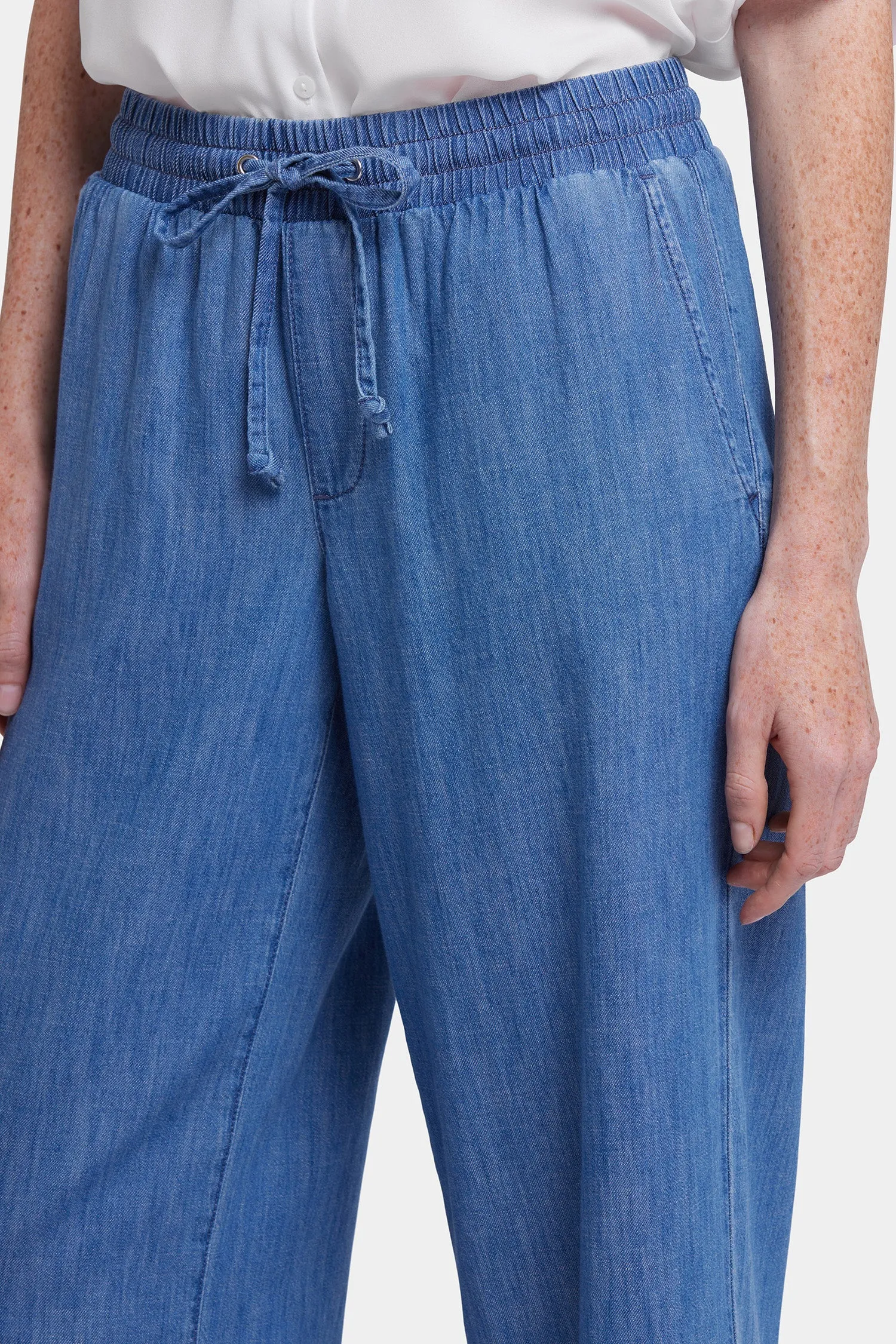 Jayne Pull-On Wide Leg Ankle Pants In Petite - Everly