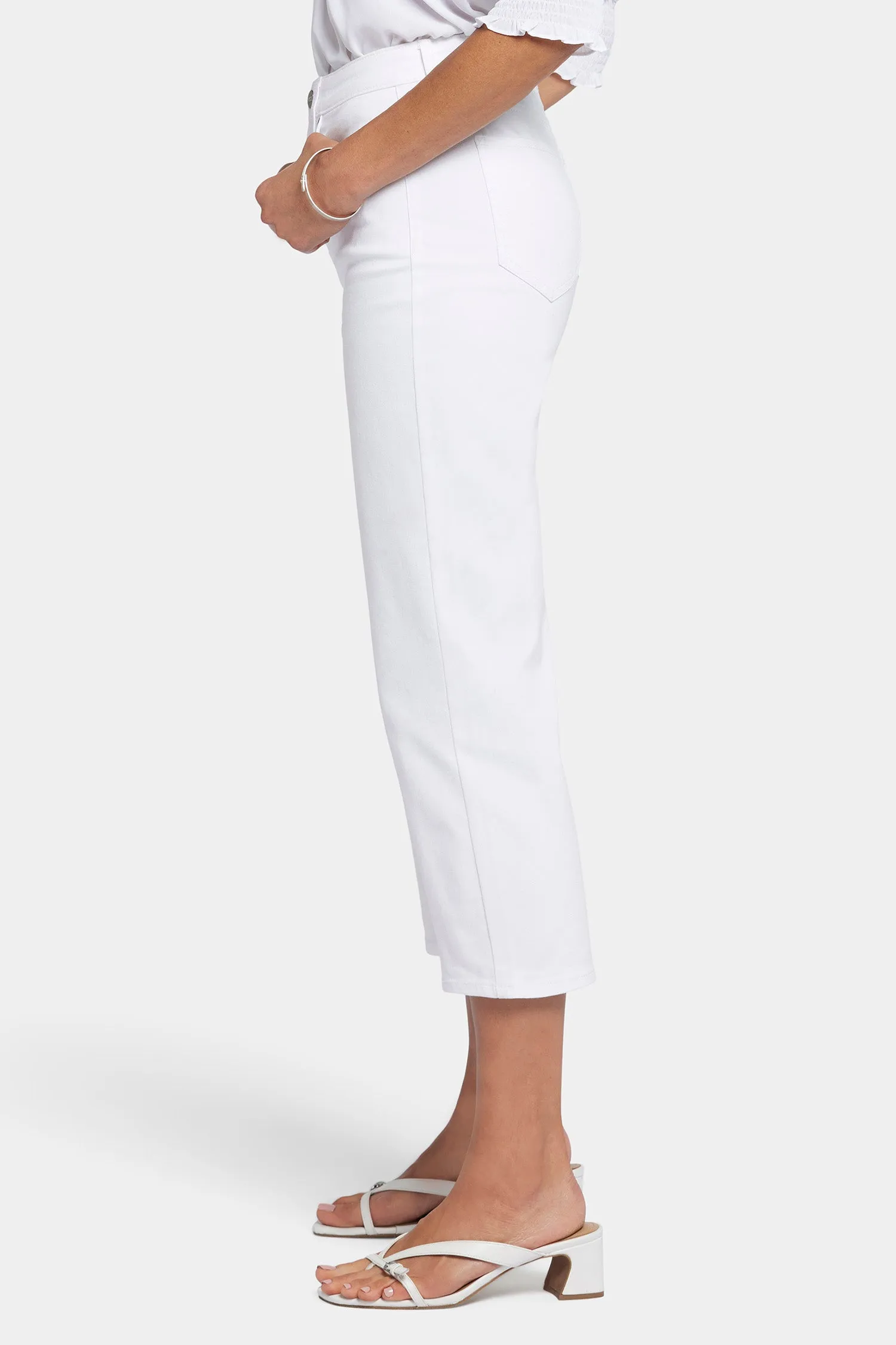 Joni Relaxed Capri Jeans In Petite - Optic White