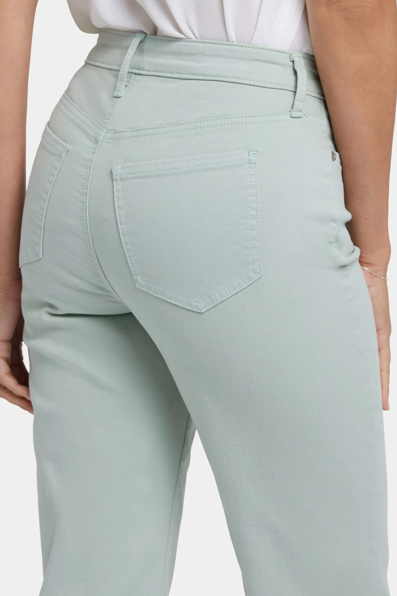 Joni Relaxed Capri Jeans - Tomatillo