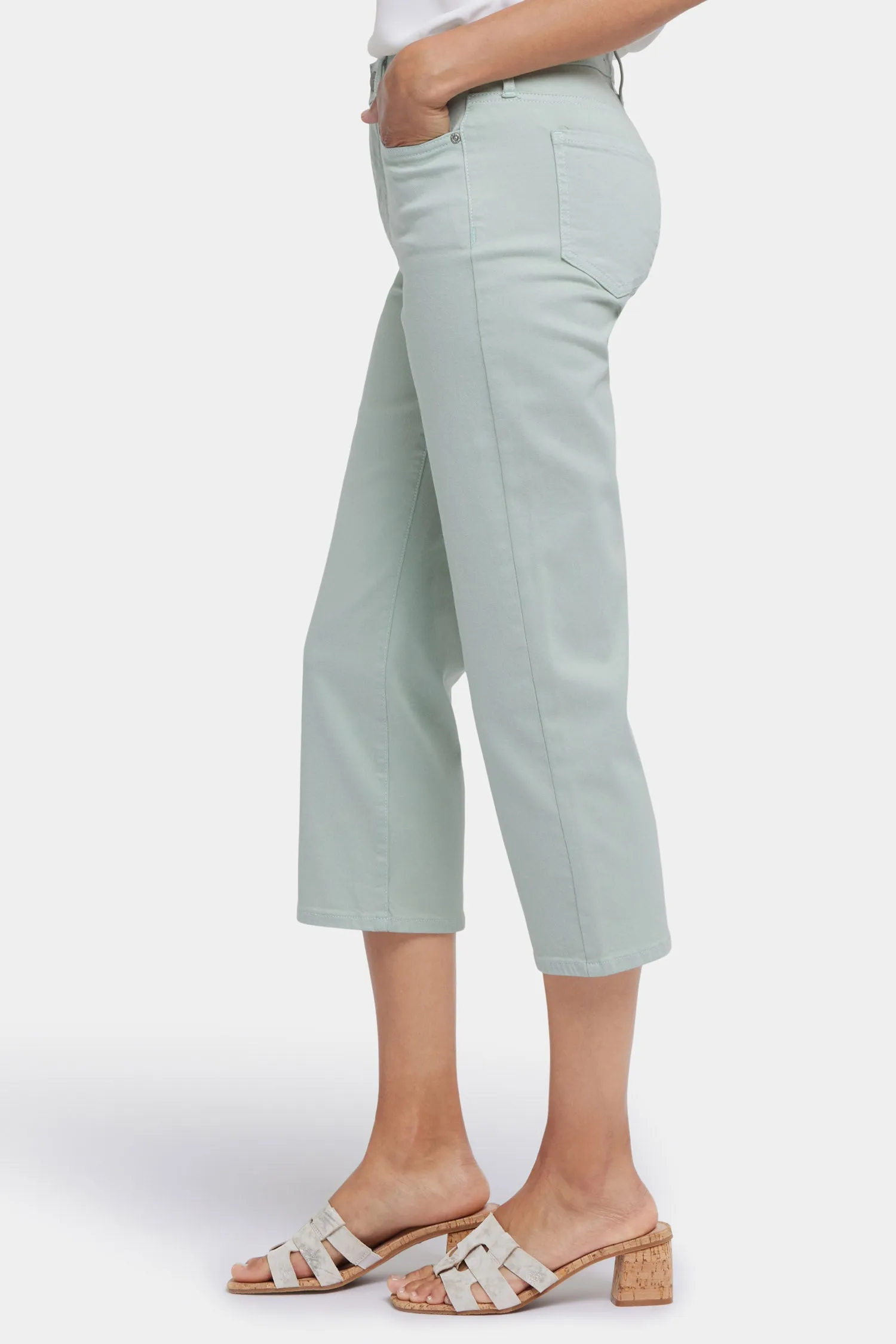 Joni Relaxed Capri Jeans - Tomatillo