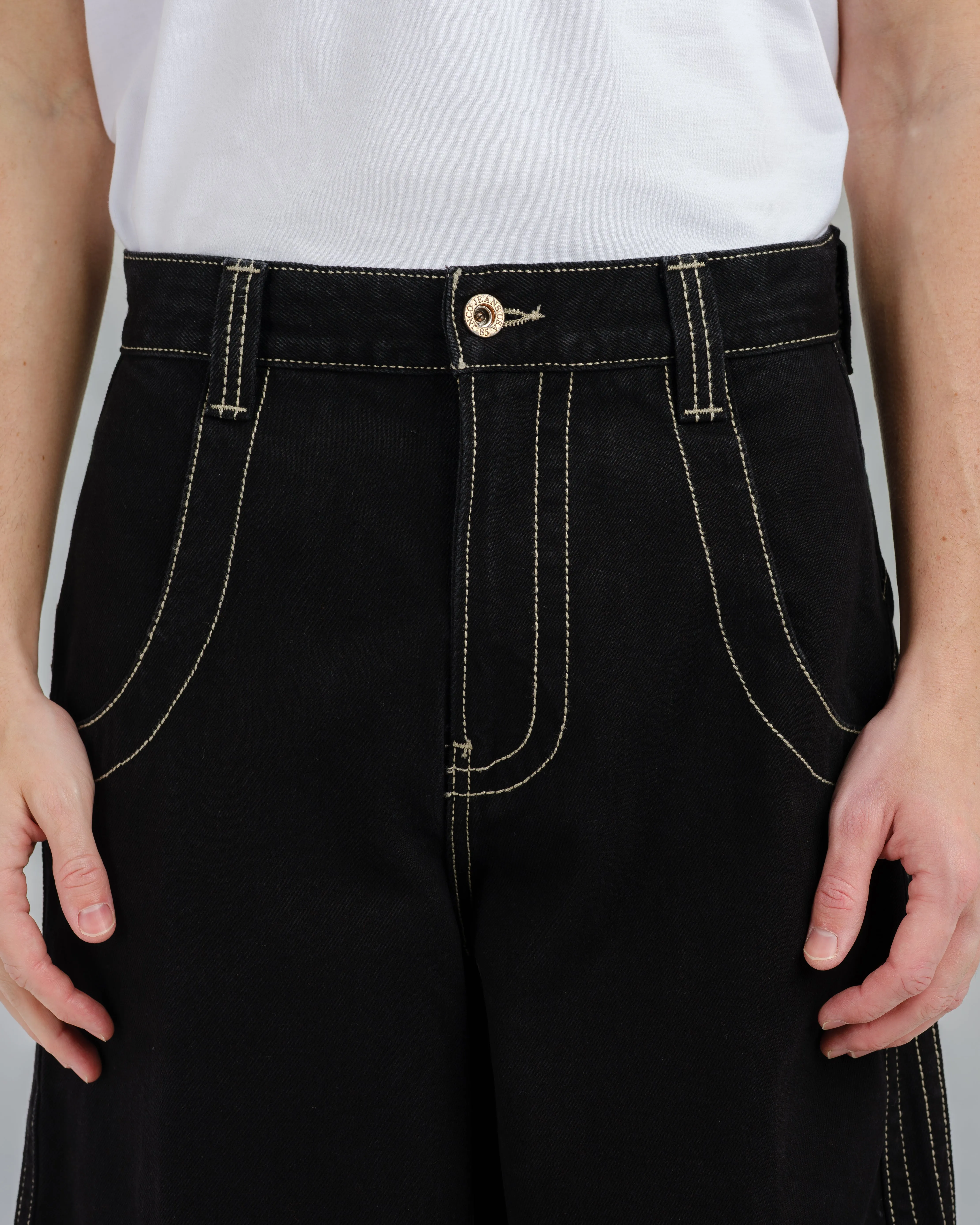 Kangaroo. 34. Jet Black.