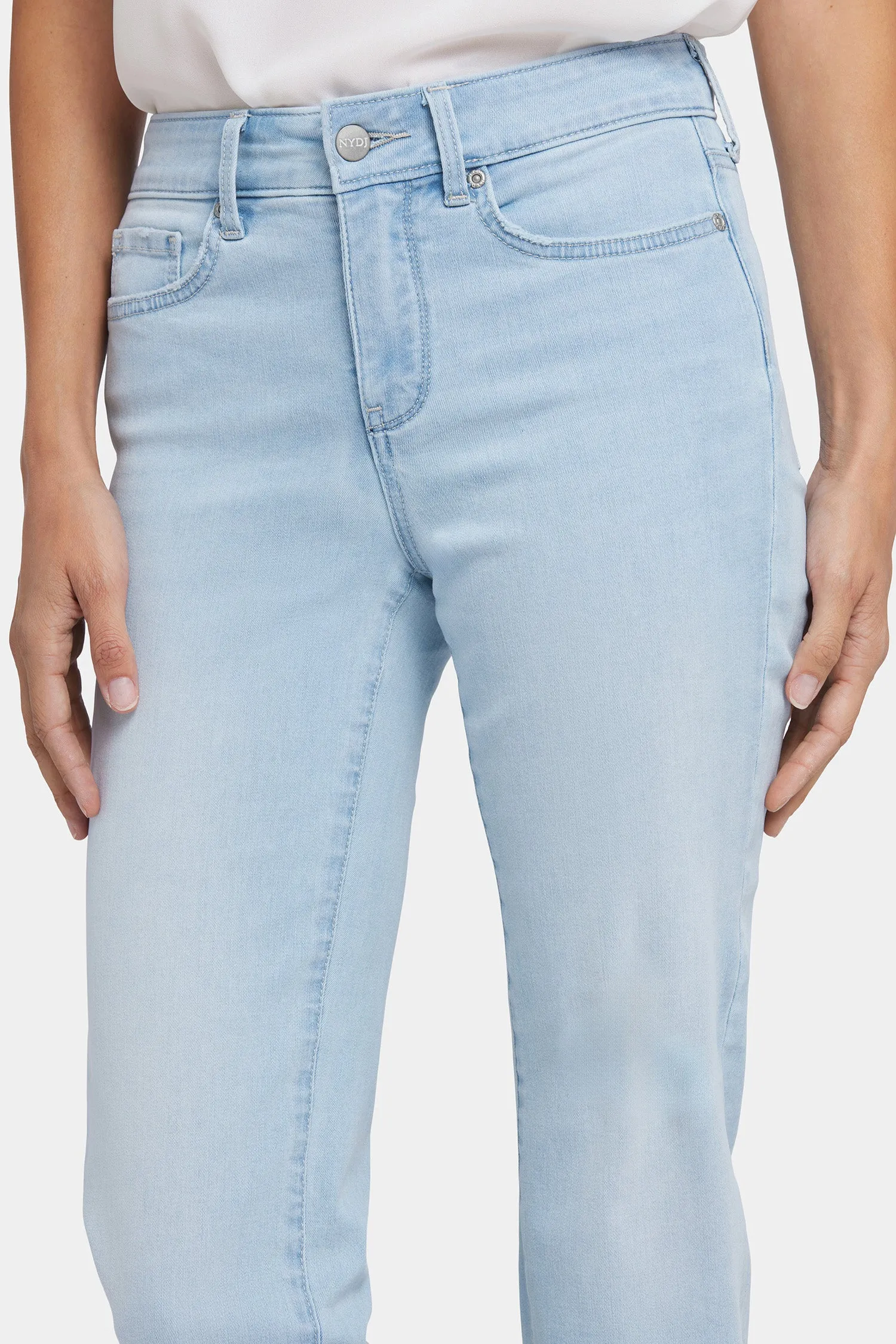 Marilyn Straight Ankle Jeans In Petite - Clear Waters