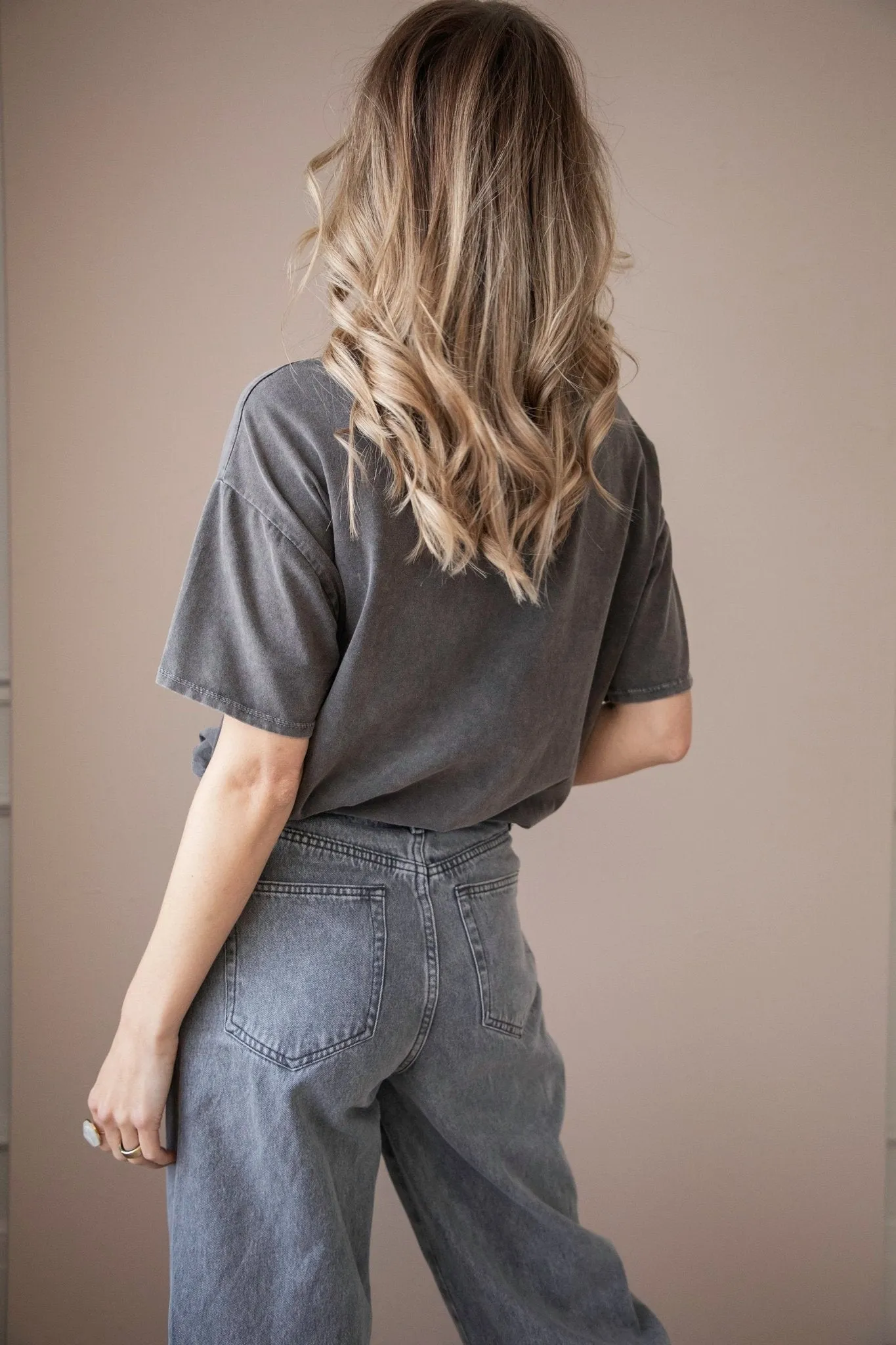 The Base Dark Grey - T-Shirt