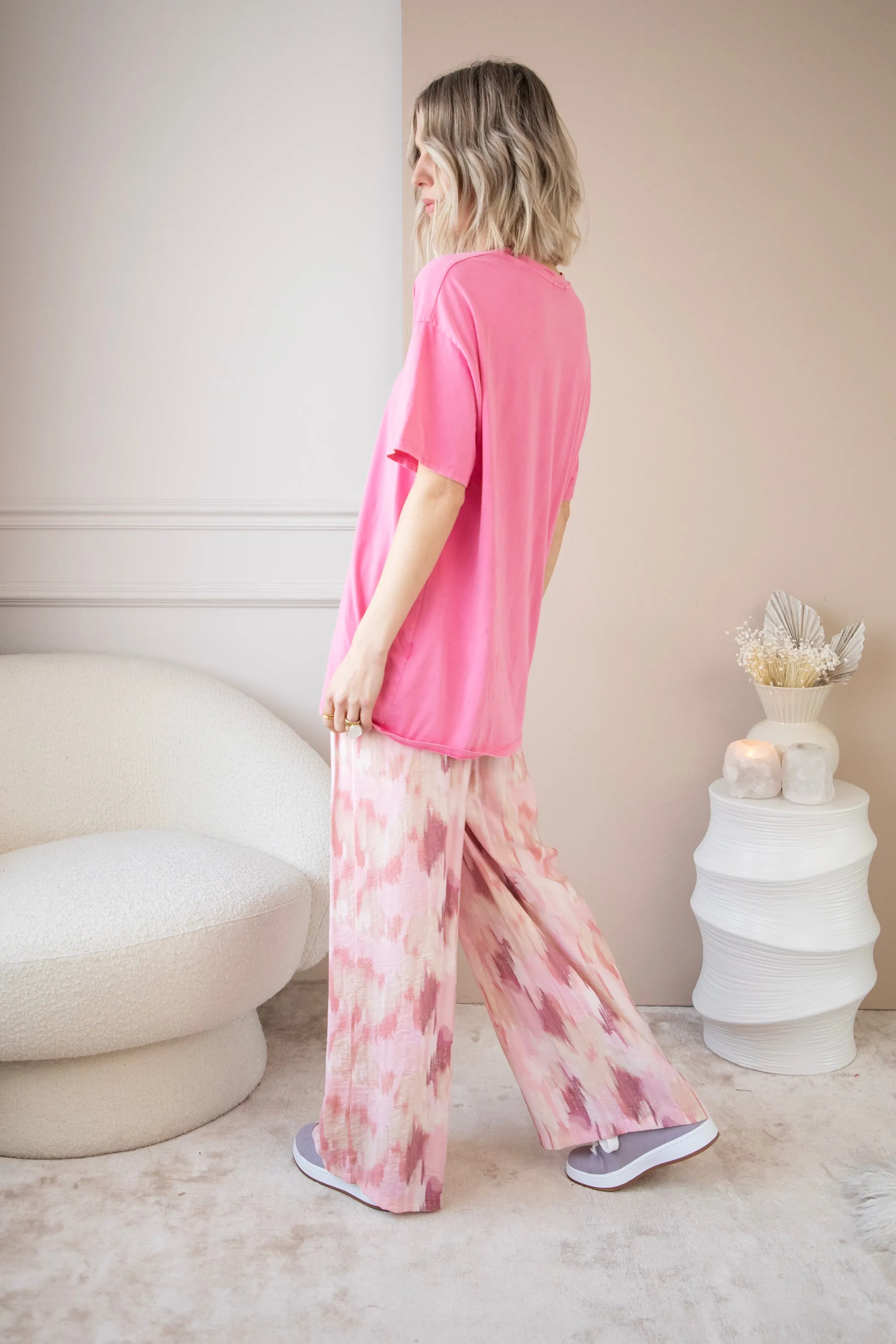 The Base Fuchsia - T-Shirt