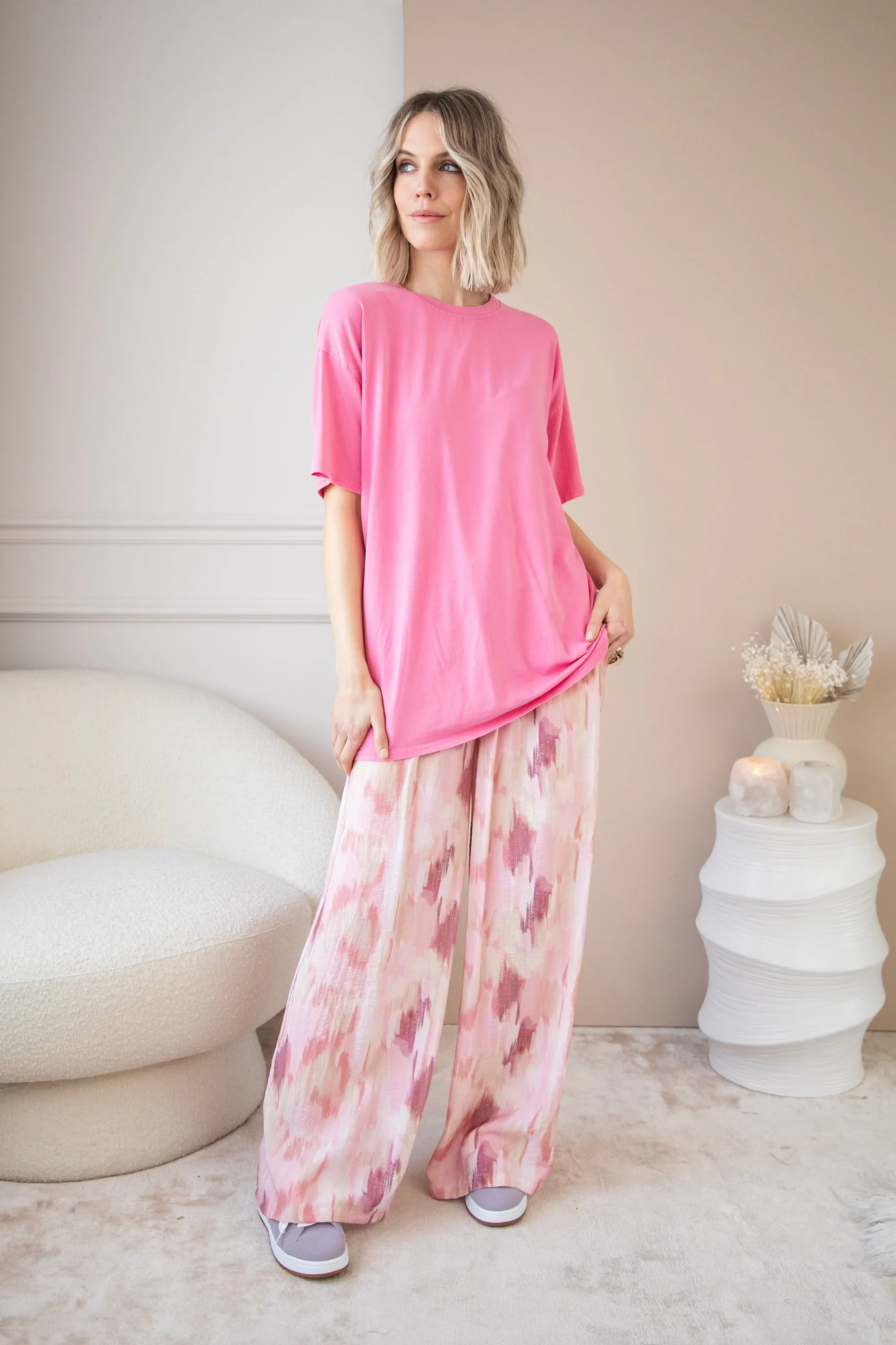 The Base Fuchsia - T-Shirt