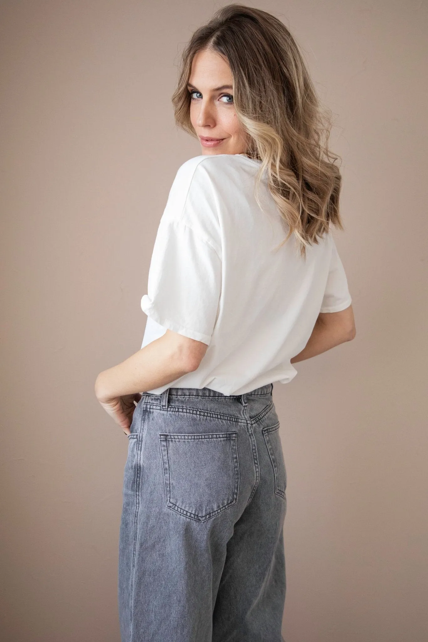 The Base White - T-Shirt