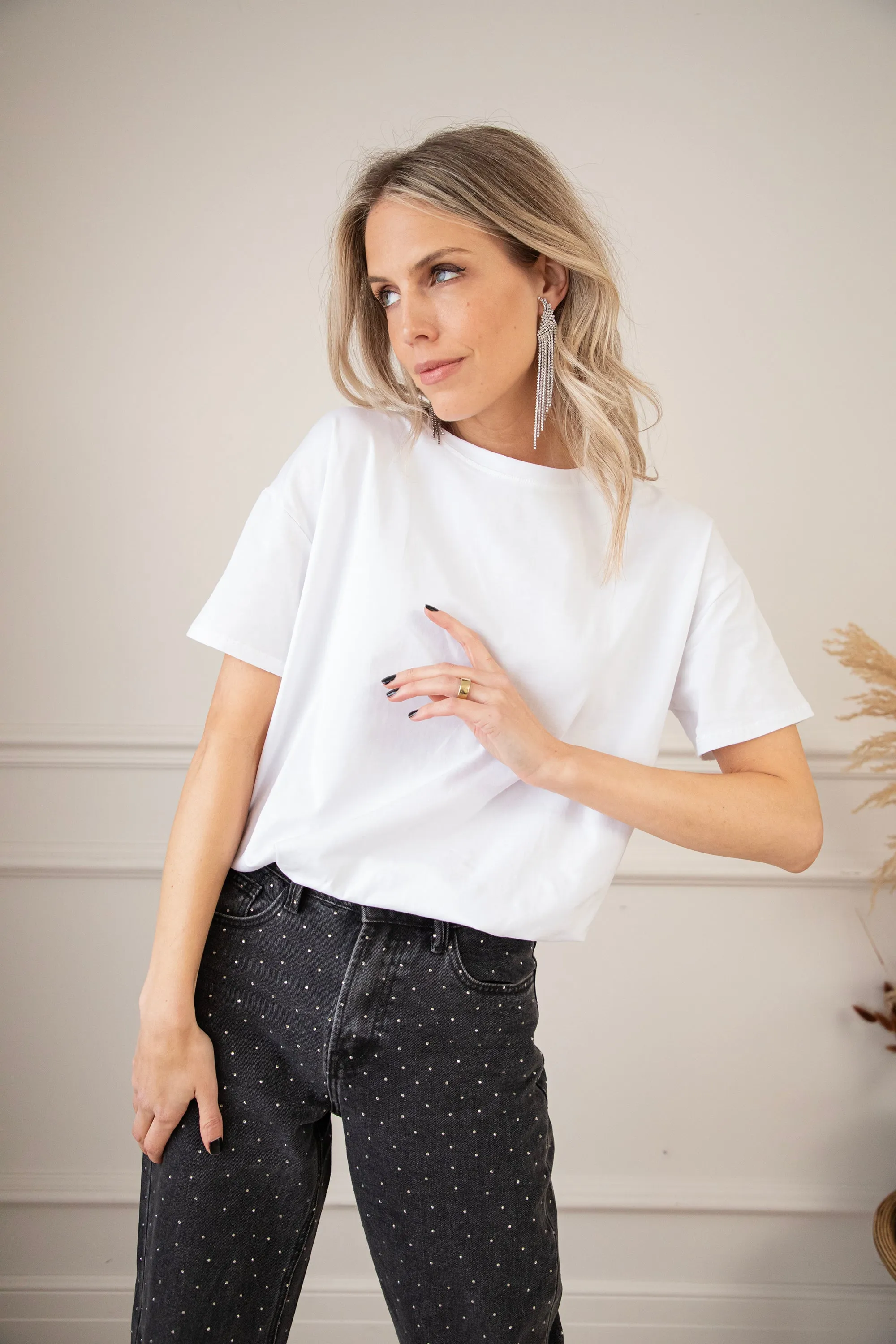 The Classic White - T-Shirt