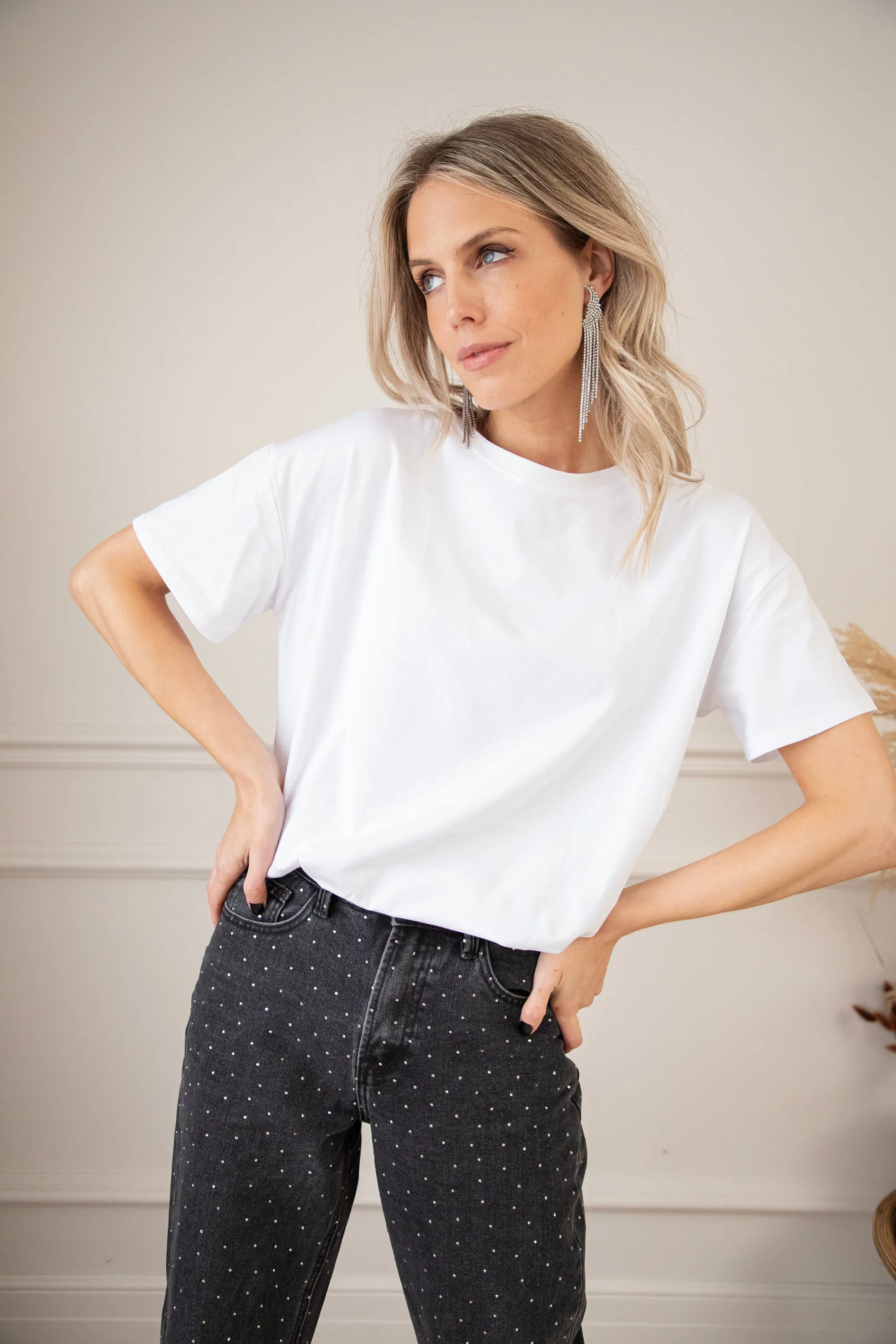 The Classic White - T-Shirt